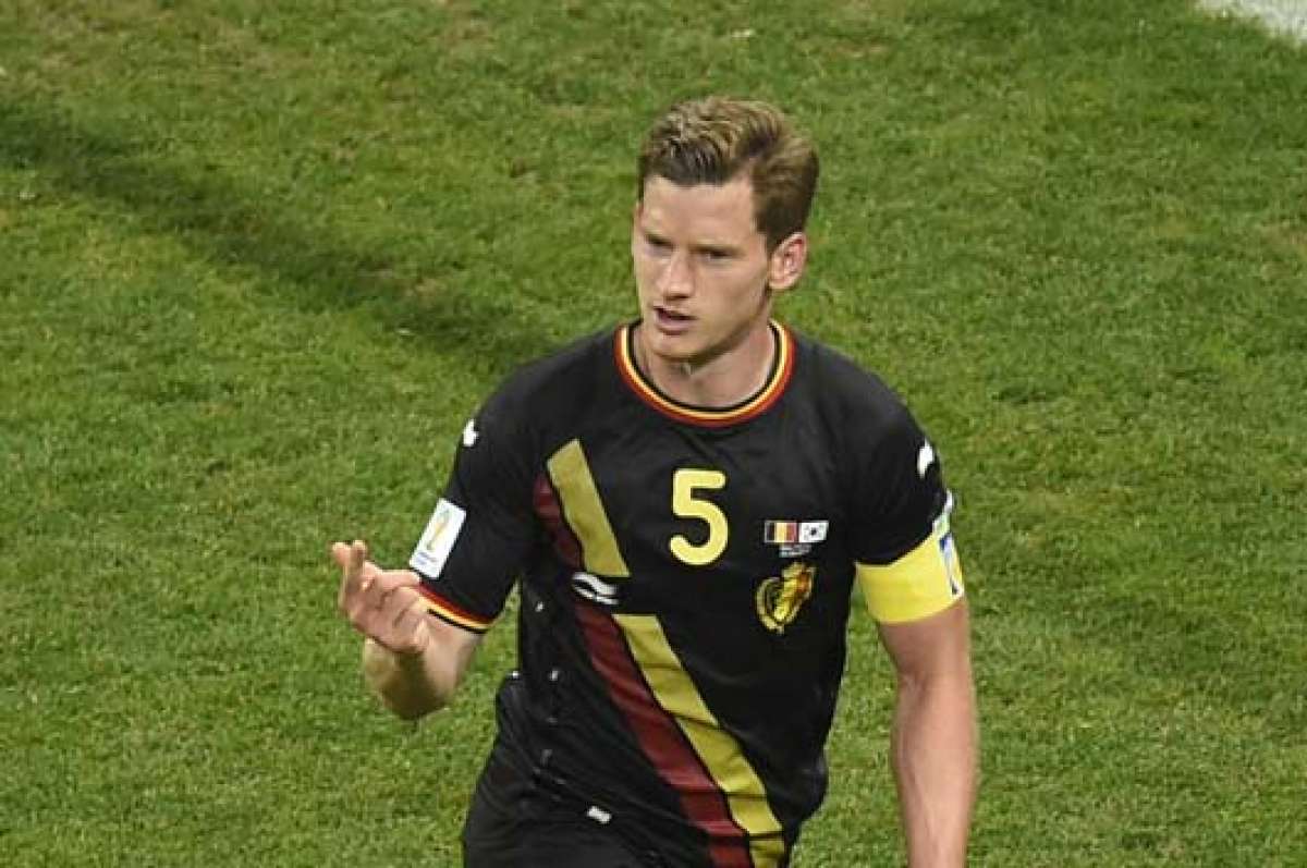 El lateral izquierdo y capit&aacute;n de B&eacute;lgica, Jan Vertonghen, festeja su gol que signific&oacute; la victoria para su selecci&oacute;n contra Corea del Sur en Sao Paulo. Foto: AFP