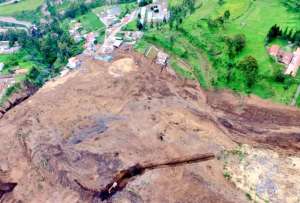 Secretaría de Riesgos actualizó datos sobre el deslizamiento de tierra en Alausí