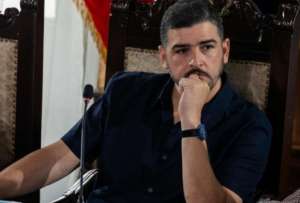 El alcalde de Guayaquil, Aquiles Alvarez, permanece detenido mientras enfrenta varias investigaciones judiciales.
