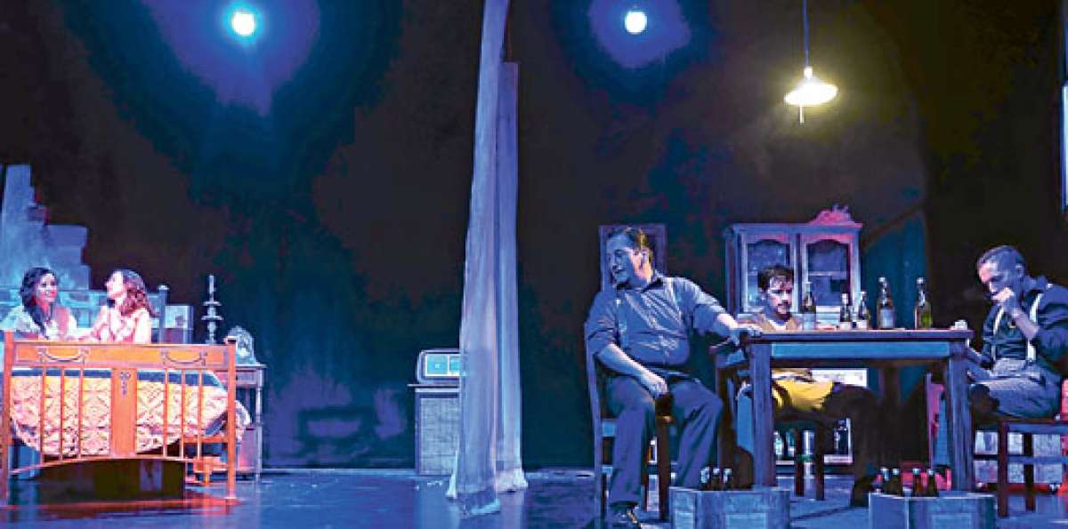 En escena: las confidencias y el juego en el par de habitaciones de la casa de Stanley y Stella. Foto: Carina Acosta / El Tel&eacute;grafo