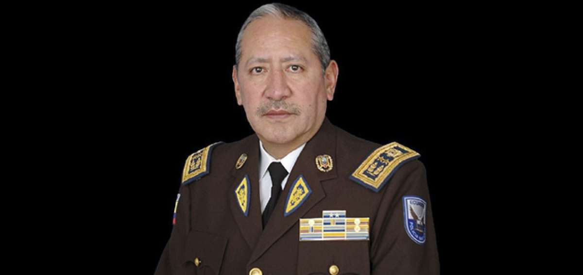El general Diego Mej&iacute;a reemplaza en esas funciones al general Fausto Tamayo, quien renunci&oacute; el 3 de julio de 2015. Cortes&iacute;a