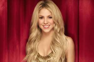 Shakira muestra el pie de Sasha, su segundo hijo