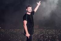 El DJ incluyó una canción ecuatoriana en honor a las Fiestas de Quito.