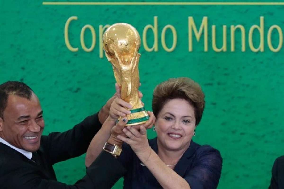 La mandataria destac&oacute; que la gran mayor&iacute;a de la inversi&oacute;n p&uacute;blica en el Mundial "es para Brasil" y no para la competici&oacute;n en s&iacute;. Foto: Archivo / EFE