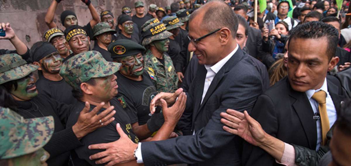 El vicepresidente Jorge Glas salud&oacute; a los simpatizantes del r&eacute;gimen. Foto: Daniel Molineros / El Tel&eacute;grafo 