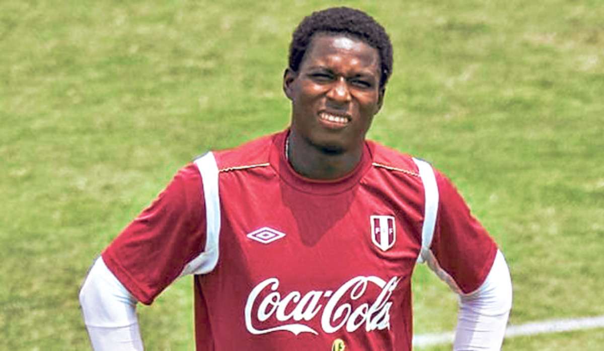 Juan Carlos Espinoza (&lsquo;Max Barrios&rsquo;), durante su presencia en la selecci&oacute;n peruana sub-20, antes del Campeonato Sudamericano de la categor&iacute;a. Foto: cortes&iacute;a