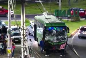  18 personas resultaron afectadas tras un choque múltiple en redondel de Gualo