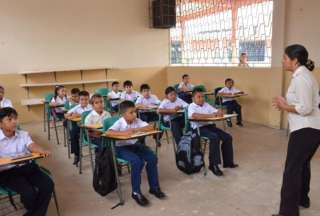 Tras el levantamiento de la alerta de tsunami en Ecuador, más de 500 instituciones educativas volverán a sus actividades presenciales en la región Costa y Galápagos.