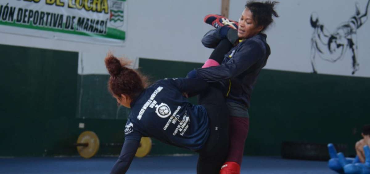 Las deportistas se encuentran entrenando desde diciembre de 2019 en el Complejo California de Portoviejo.