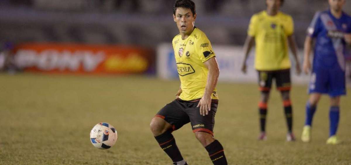 Mat&iacute;as Oyola lleva su entrega y esp&iacute;ritu combativo a la selecci&oacute;n ecuatoriana