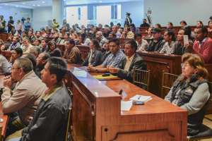 La Comisi&oacute;n de los Derechos de los Trabajadores de la Asamblea Nacional recibi&oacute; ayer a 154 exempleados de Edimpres, editora de diario Hoy. Foto: Miguel Jim&eacute;nez / El Tel&eacute;grafo.