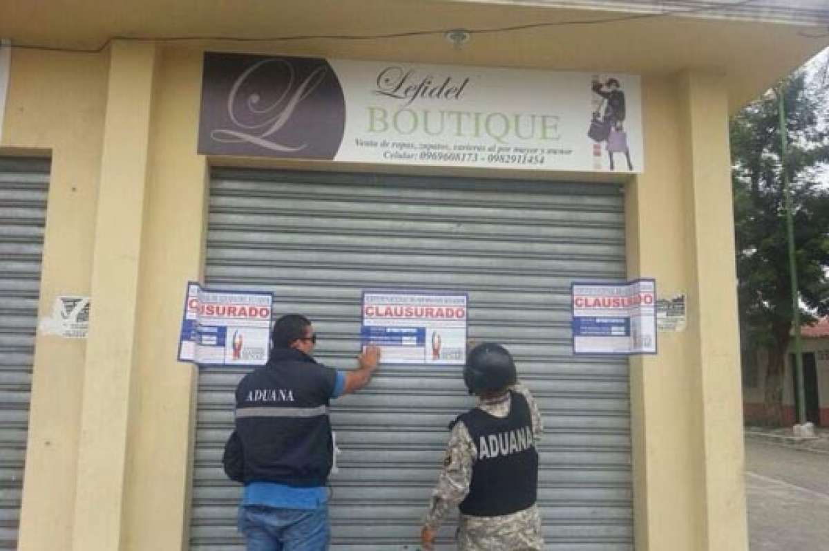Mercader&iacute;a fue aprehendida en locales de Guayaquil y Samborond&oacute;n por no cumplir con formalidades aduaneras. Foto: Cortes&iacute;a.