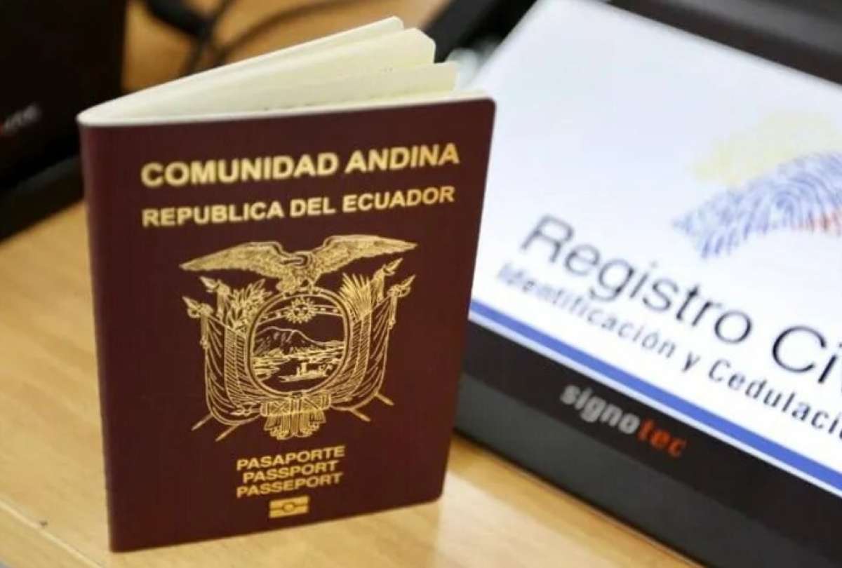Pasaporte biométrico o electrónico de Ecuador, tiene un costo de USD 90 y tiene una vigencia de diez años.