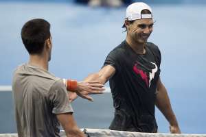 Djokovic no tuvo problemas en superar en un amistoso a Nadal. Foto: AFP
