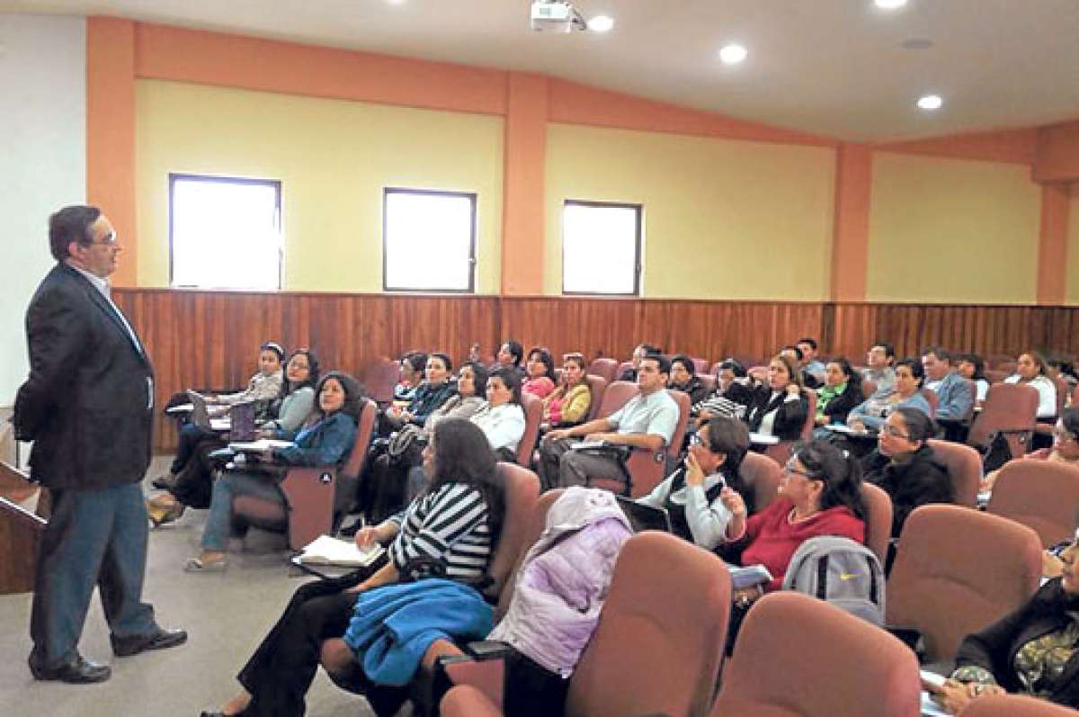 Iniciaron programas de maestr&iacute;as
