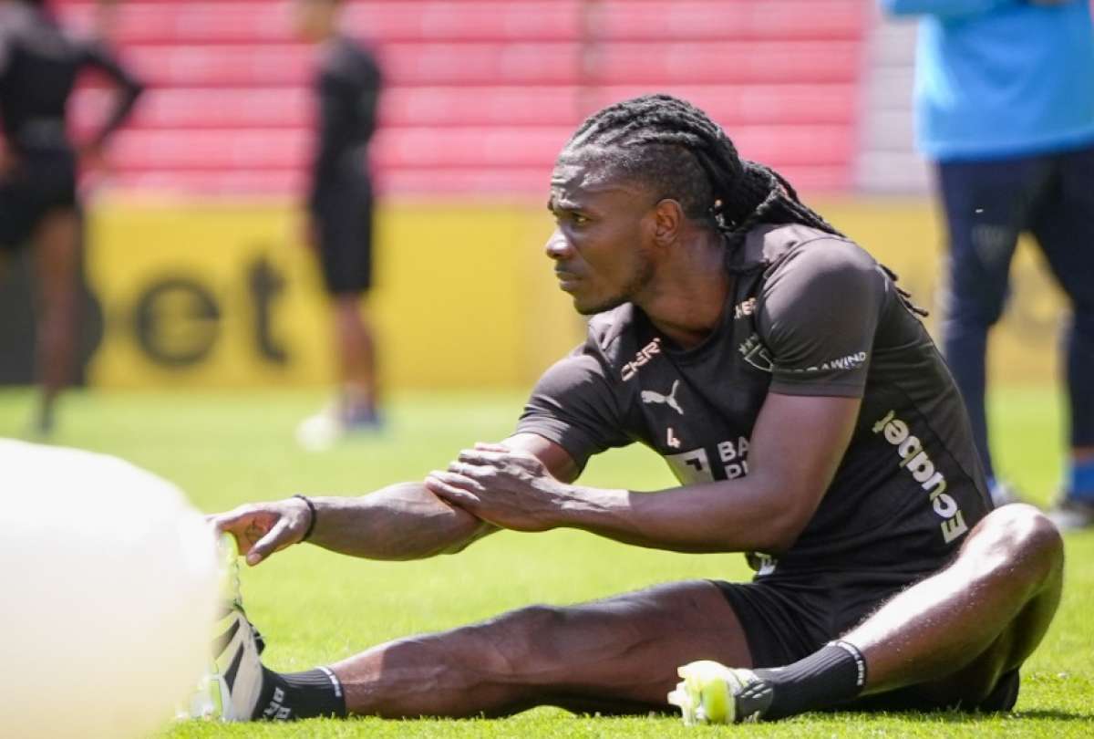 Ricardo Adé será titular ante Emelec