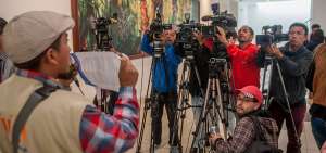 A la instalaci&oacute;n de la mesa acudieron dirigentes de gremios de periodistas quienes reconocieron los esfuerzos por garantizar la libertad de expresi&oacute;n