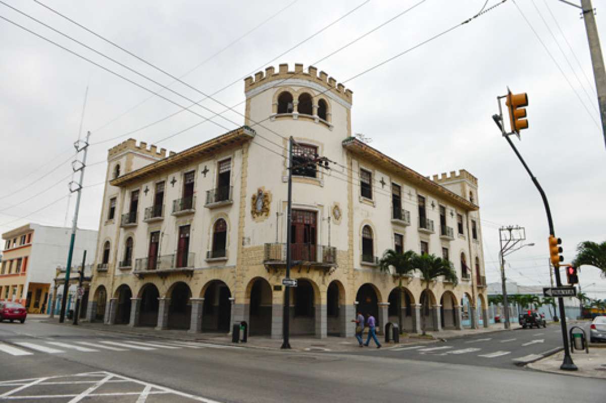 El Castillo de Espronceda ya no ser&iacute;a la biblioteca de la ciudad