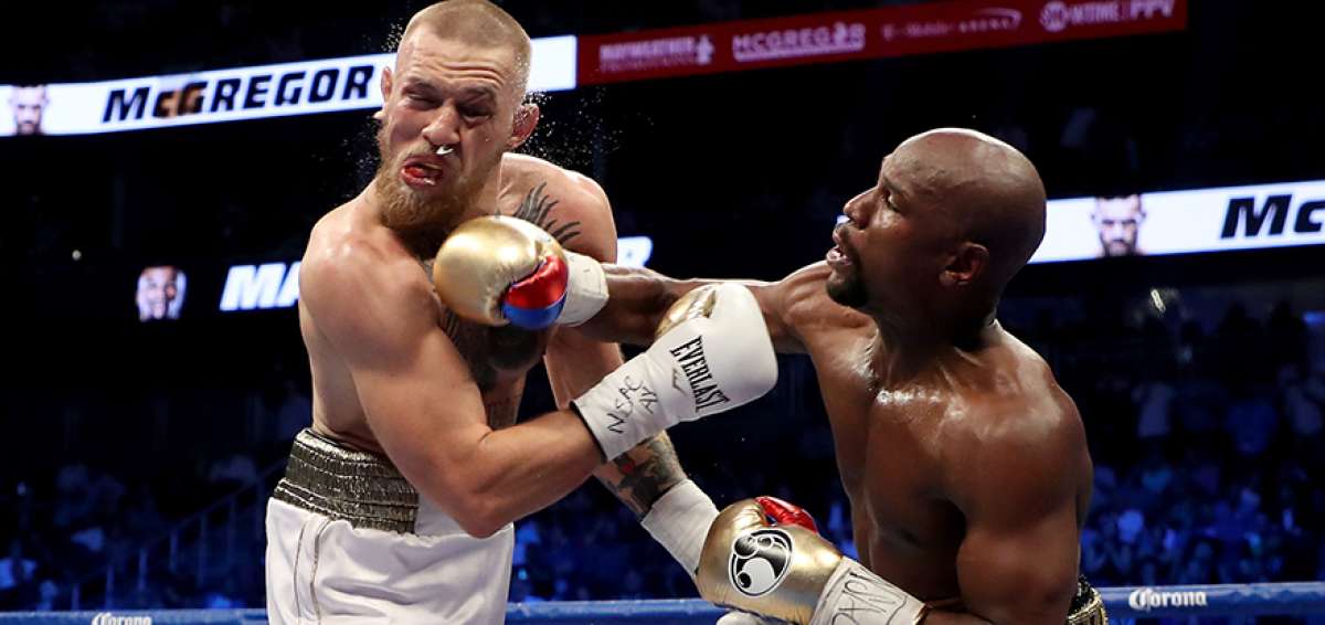 El 26 de agosto de 2017, Conor McGregor (izq.) enfrent&oacute; en un cuadril&aacute;tero de boxeo al estadounidense Floyd Mayweather Jr.