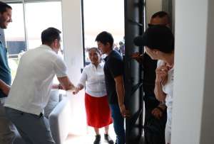 El Gobierno entreg&oacute; viviendas en la urbanizaci&oacute;n Terranova en Guayas.