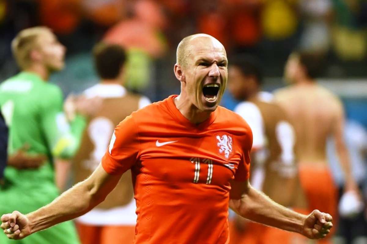 El holand&eacute;s tiene mayor puntaje, seg&uacute;n la FIFA, con 9.59 puntos, ante los 9.41 de Lionel Messi. Foto: AFP