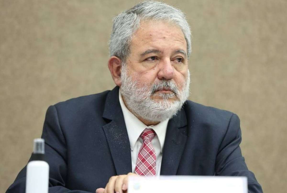 Luis Verdesoto renuncia como titular de la Secretaría de Política Pública Anticorrupción