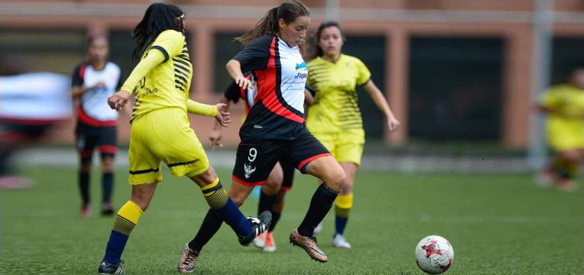 Giannina Lattanzio (9) comandar&aacute; esta tarde la delantera de Uni&oacute;n Espa&ntilde;ola.