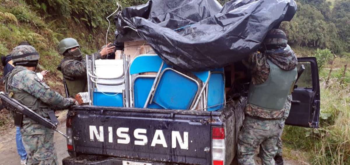 En el sector la Y, entre Santa B&aacute;rbara y El Carmelo, en Sucumb&iacute;os, fueron detenidos dos militares y droga camuflada en electrodom&eacute;sticos.