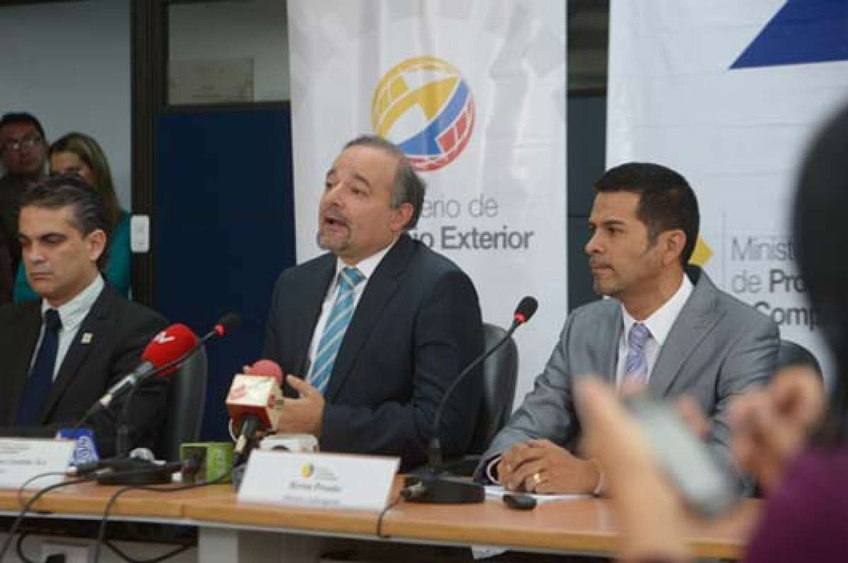 Richard Espinosa, ministro coordinador de la Producci&oacute;n.