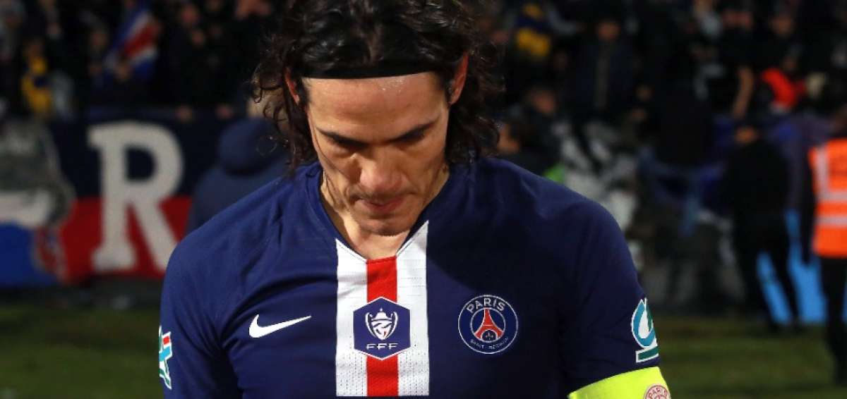 Cavani en duda para seguir en el PSG