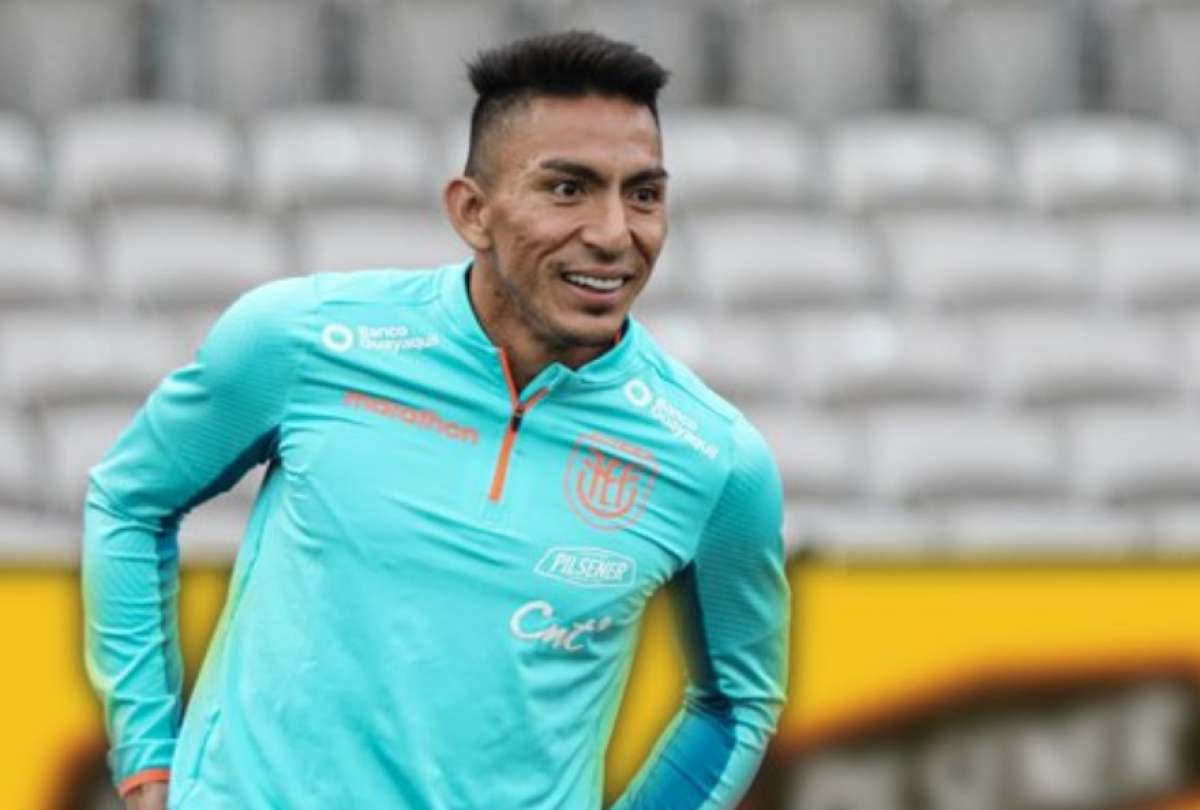 Ángel Mena se perfila como titular para el partido de este viernes.