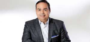 Gilberto Santa Rosa canta en Salsa Viva