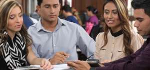 Existen 300 becas para  posgrados en el exterior