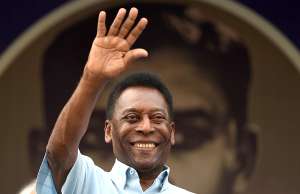 Edson Arantes do Nascimento Pel&eacute;, en la final Sub-17 de la Copa Subroto, en Nueva Delhi. Foto: AFP