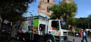 Los nuevos recolectores de carga posterior tienen capacidad para llevar 10 toneladas de residuos s&oacute;lidos en cada viaje de su recorrido.