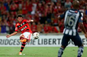 Con gol de Elano, el Flamengo se impuso 1-0 a Emelec por la Copa Libertadores. Foto: EFE