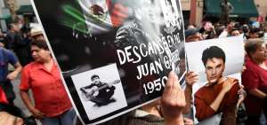 M&eacute;xico rindi&oacute; homenaje a Juan Gabriel al cumplirse un a&ntilde;o de su muerte