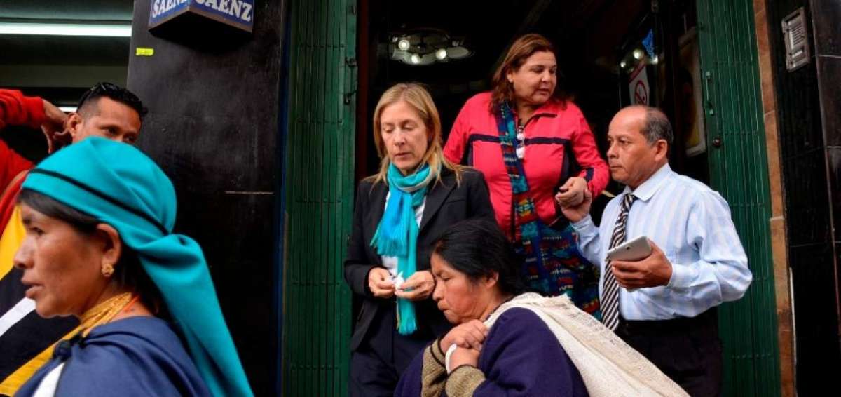 Anabella Az&iacute;n visit&oacute; Tulc&aacute;n para apoyar recolecci&oacute;n de firmas