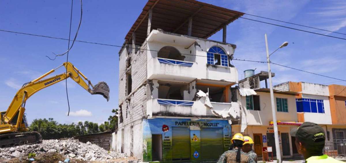 En Pedernales, las demoliciones se realizan tras un an&aacute;lisis t&eacute;cnico, bajo estrictas medidas de seguridad.