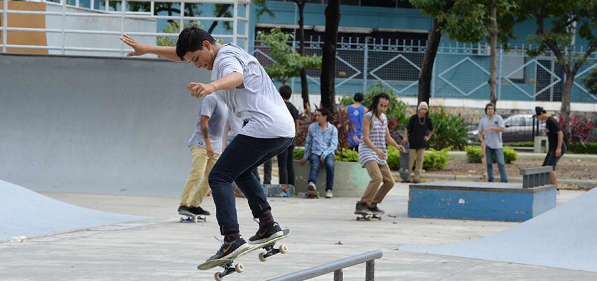 El skater el deporte de j&oacute;venes que gana m&aacute;s adeptos  en la ciudad