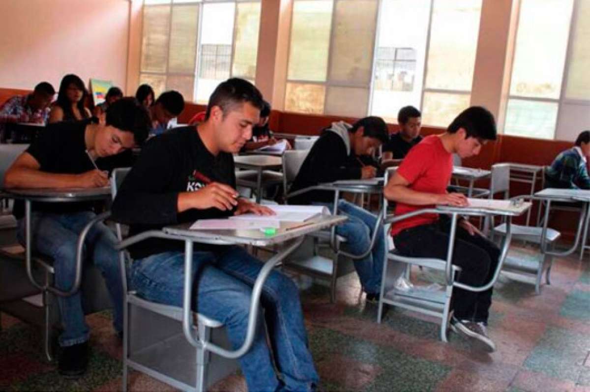 322.599 estudiantes ecuatorianos rindieron examen del ENES