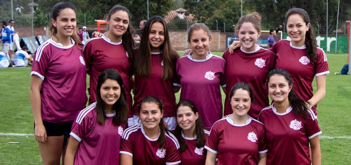 El equipo del colegio Americano de Quito se llev&oacute; la copa de la categor&iacute;a femenina 2018 tras vencer a su rival, el colegio Menor, 3 goles a 0.