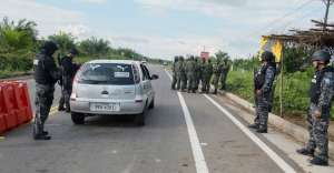 Debido a los hechos delincuenciales registrados en la frontera con Colombia, las autoridades ecuatorianas est&aacute;n tomando medidas de control extremas.