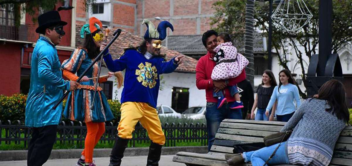 Integrantes de diversos grupos se tomaron las calles de la ciudad para disfrutar de una actividad que se est&aacute; perdiendo.