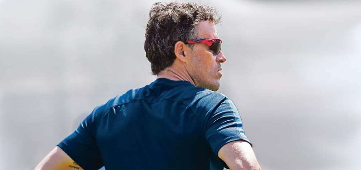 Luis Enrique deja el Bar&ccedil;a pero promete volver