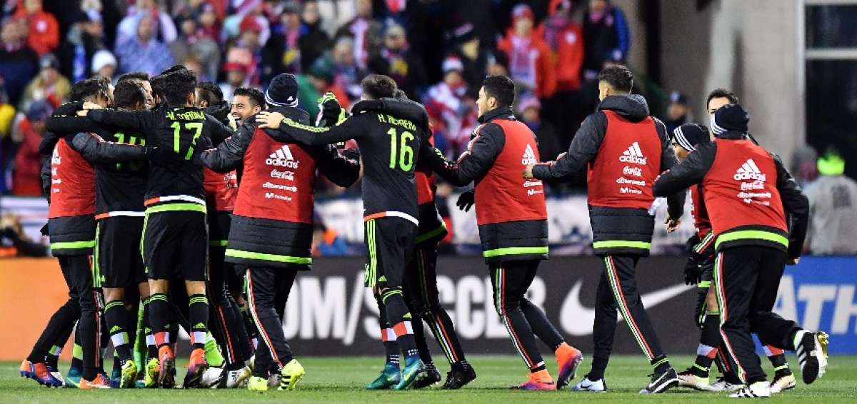 Con burlas y alusiones a Trump, M&eacute;xico festej&oacute; el 2-1 ante EE.UU.