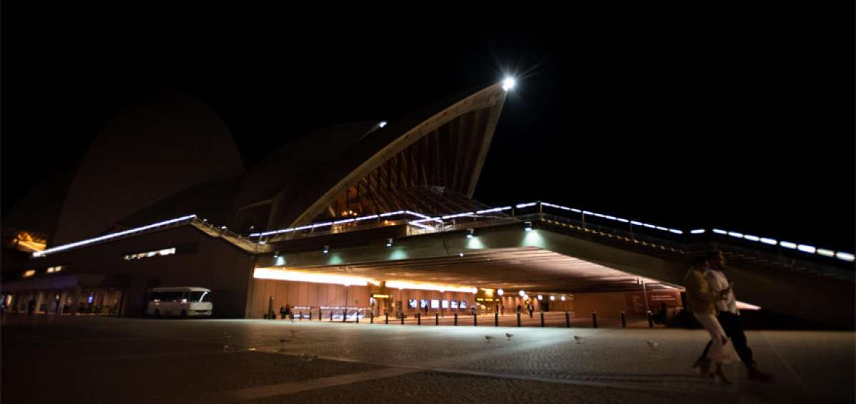 Las luces del edificio de la &Oacute;pera, en S&iacute;dney, Australia, fue uno de los primeros monumentos a nivel mundial, en apagar sus luces por la campa&ntilde;a La Hora del Planeta.