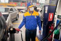 Petroecuador confirmó la reducción del precio de la gasolina Súper