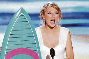 Taylor Swift fue una de las que m&aacute;s premios consigui&oacute; durante los Teen Choice.