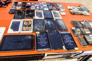 Polic&iacute;a decomisa art&iacute;culos en varias cachiner&iacute;as de Cuenca  
